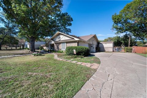 A home in Corsicana