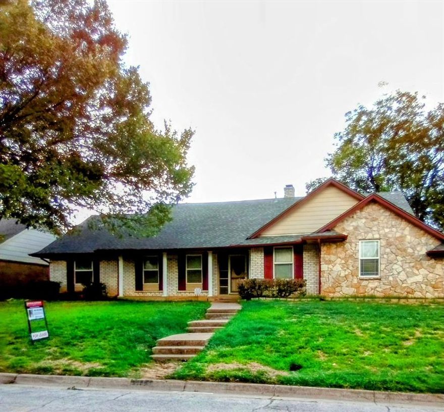 VACANT and Move in READY!! Just in time to decorate for the Holidays. Nice home with rock floors. Lovely living room and formal dining. Nice kitchen. Get cozy by the wood burning fireplace..His and hers sinks in the Master Bathroom. Covered back patio for family time. Large Back yard with storage. No smoking and No Pets. Come take a look.  Call Agent for leasing criteria.