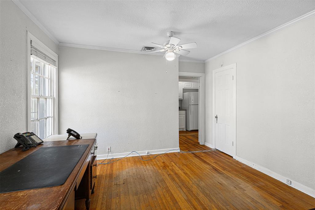 Corsicana - Commercial Sale