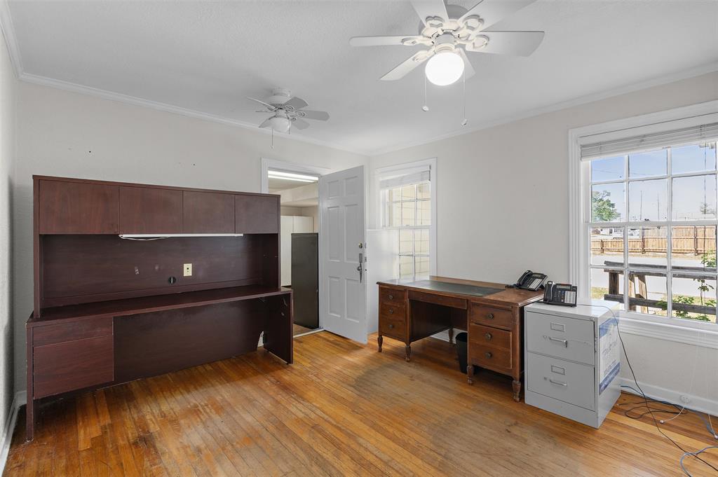 Corsicana - Commercial Sale
