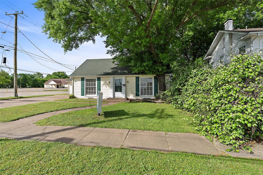 Corsicana - Commercial Sale