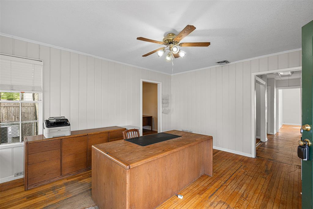 Corsicana - Commercial Sale