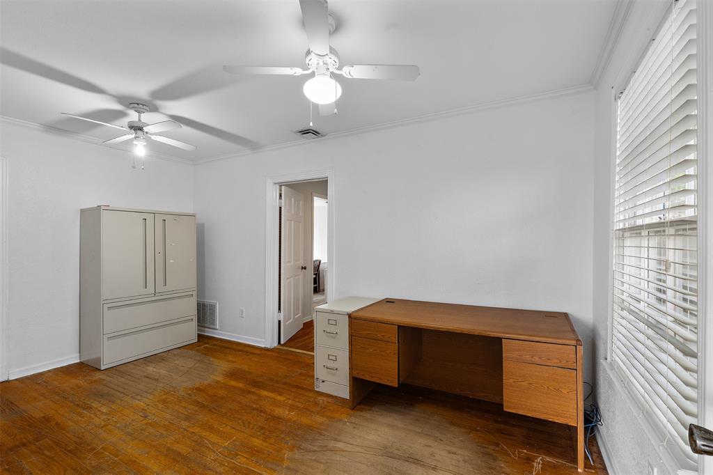 Corsicana - Commercial Sale
