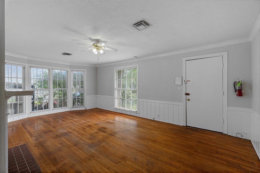Corsicana - Commercial Sale