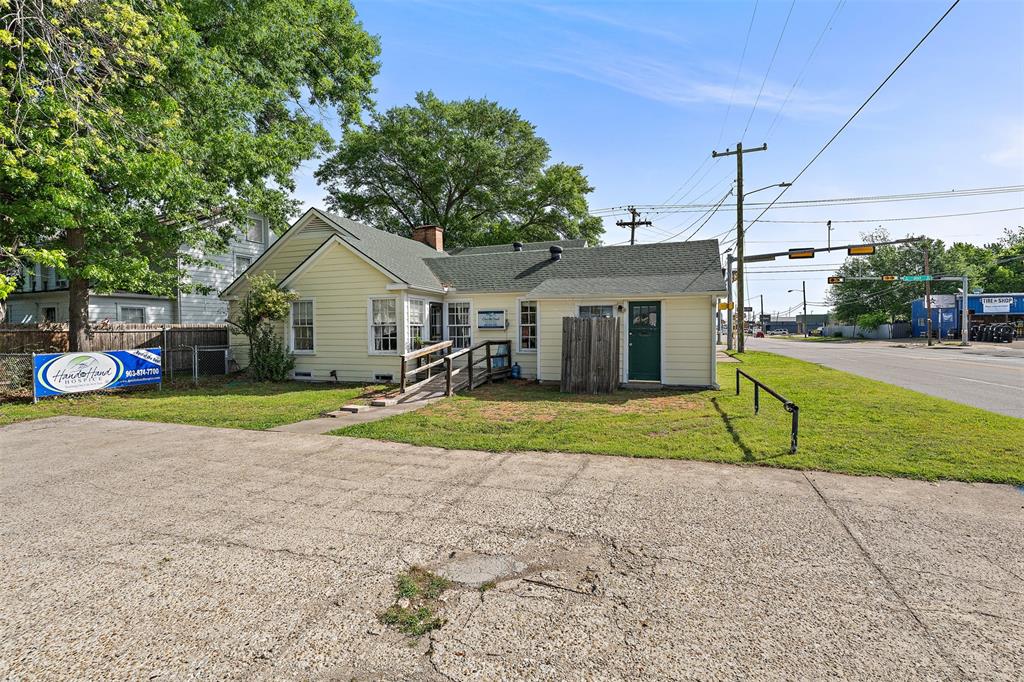 Corsicana - Commercial Sale