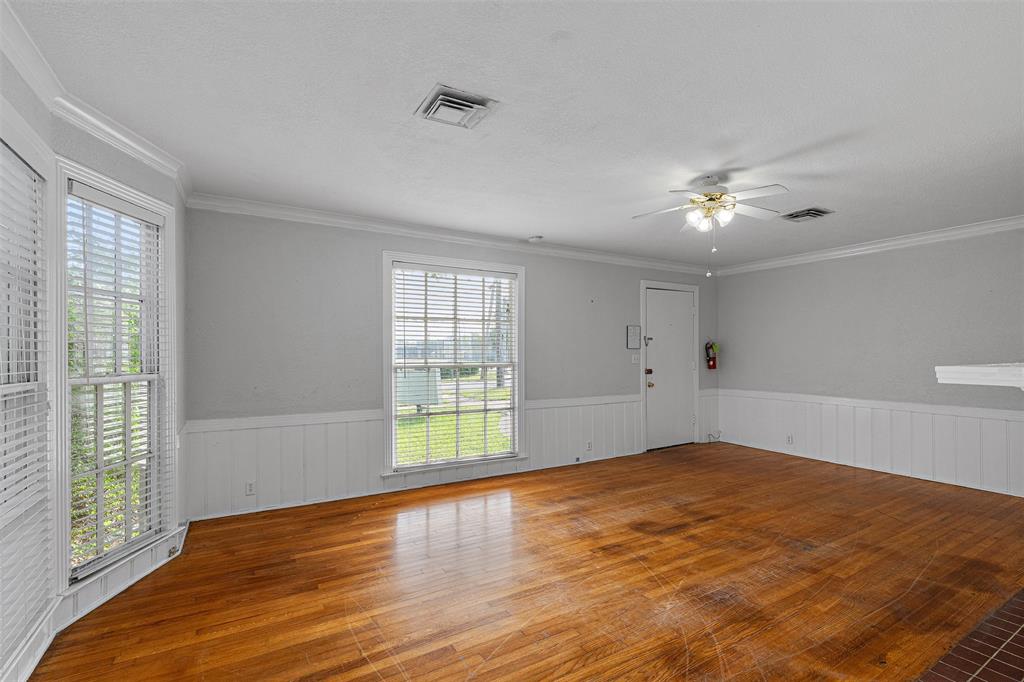 Corsicana - Commercial Sale