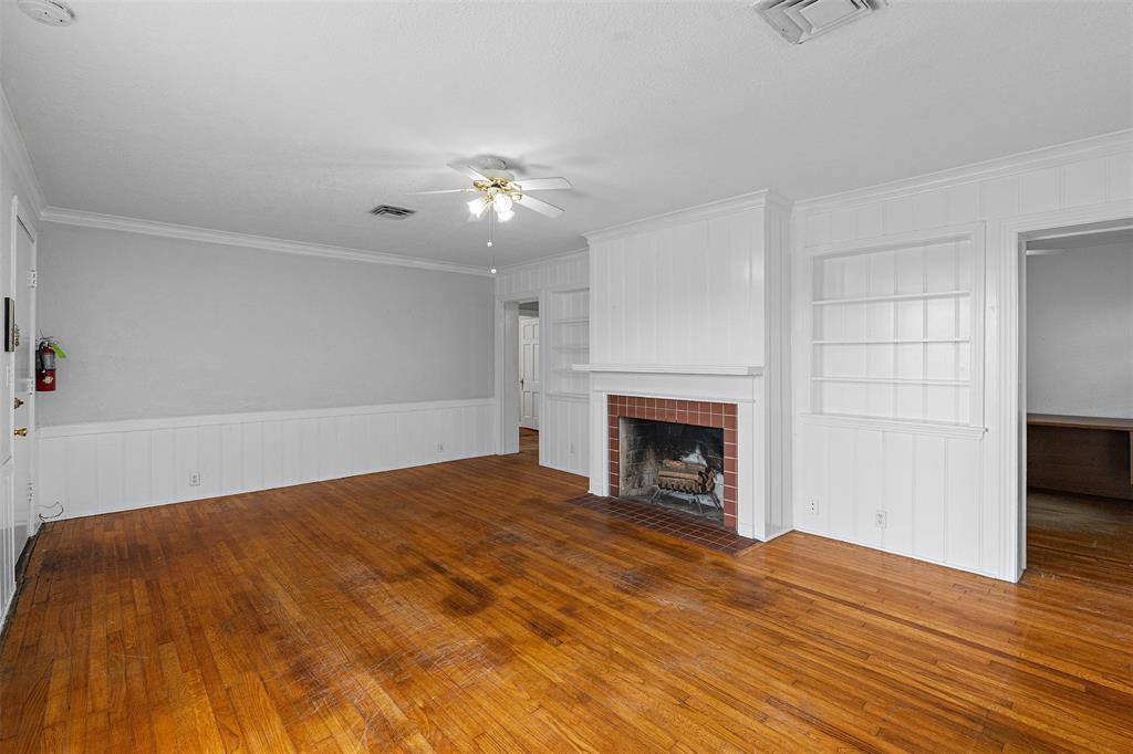 Corsicana - Commercial Sale