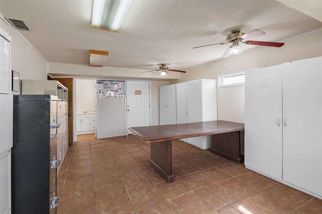Corsicana - Commercial Sale