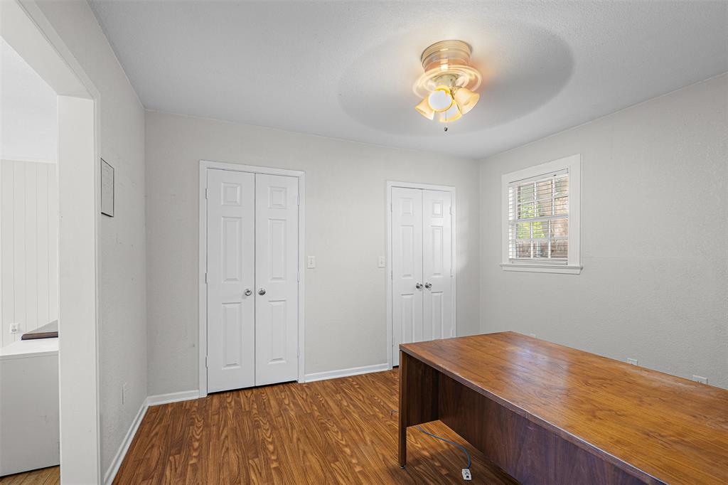 Corsicana - Commercial Sale