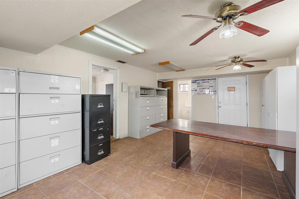 Corsicana - Commercial Sale