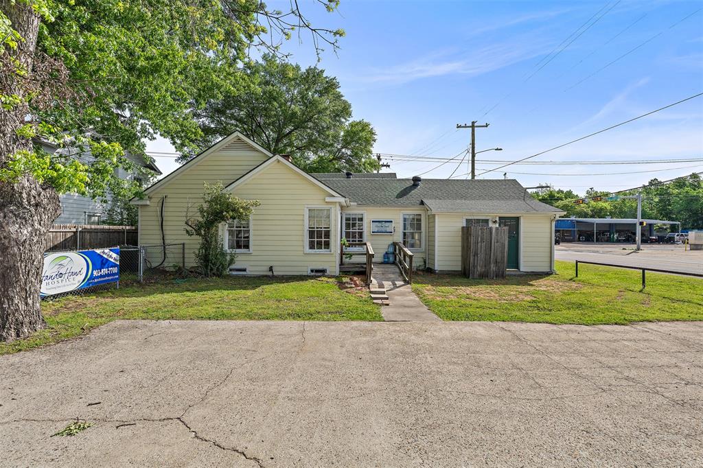 Corsicana - Commercial Sale
