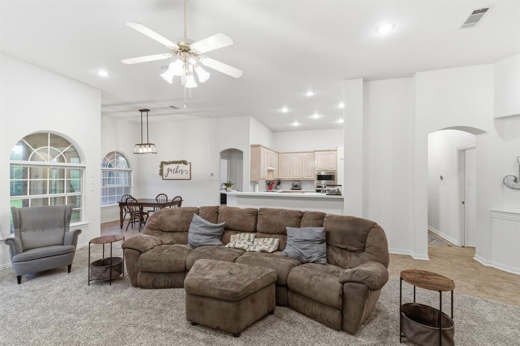 541 Crickett Way