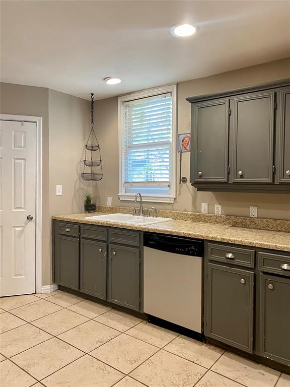 George J Bryans Rev - Residential Lease