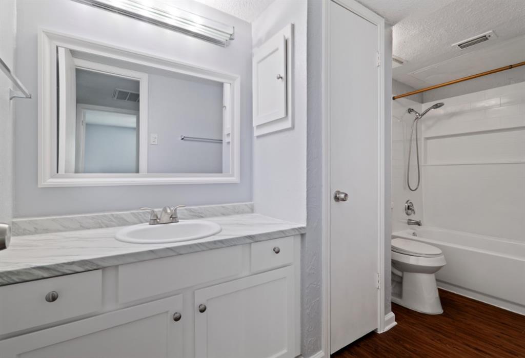 Oakhollow Condo - Residential