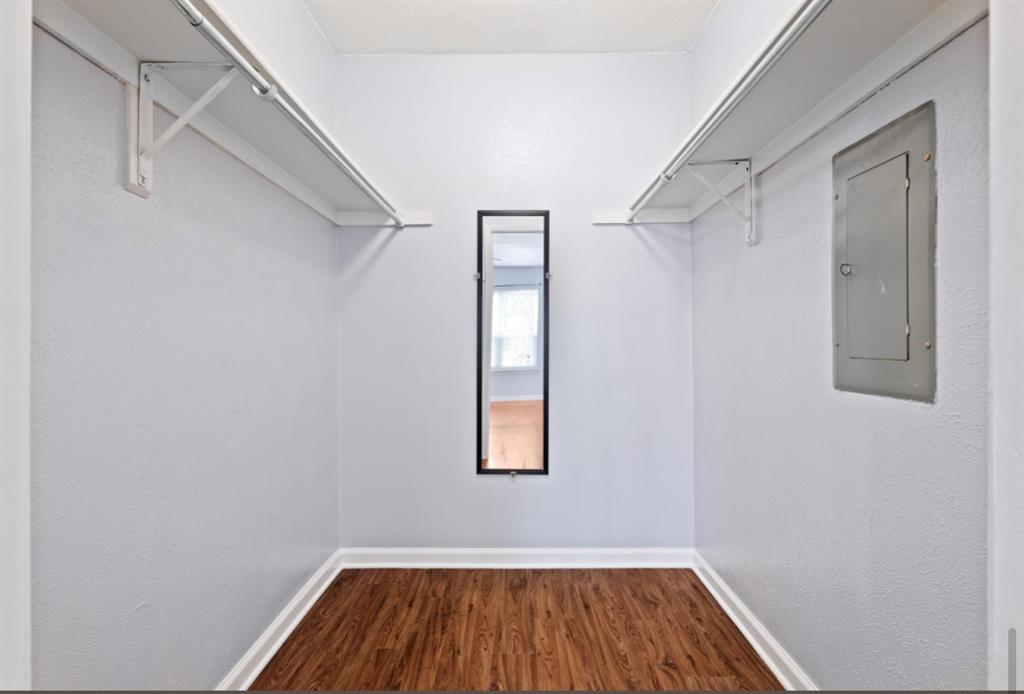 Oakhollow Condo - Residential