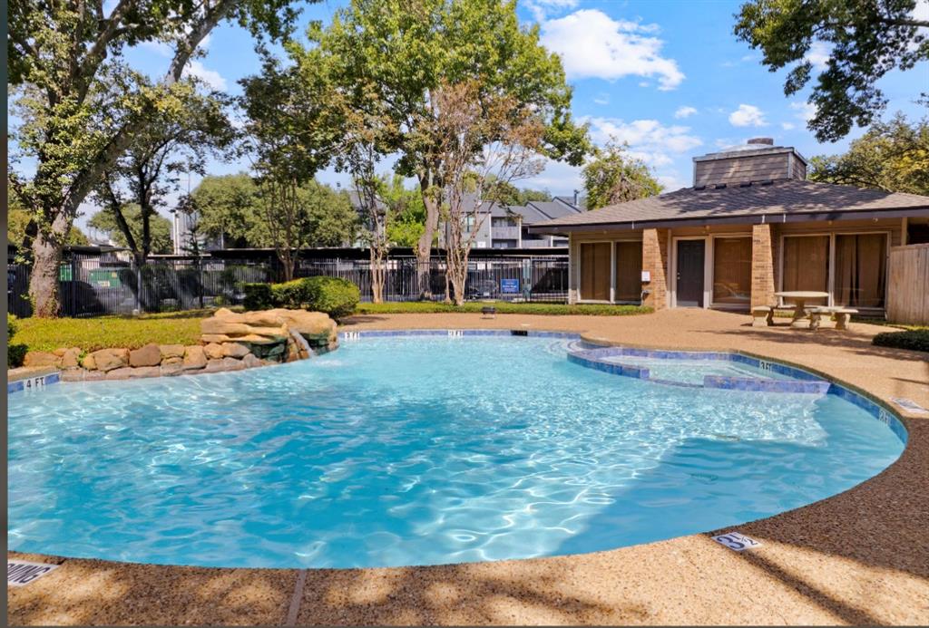 Oakhollow Condo - Residential