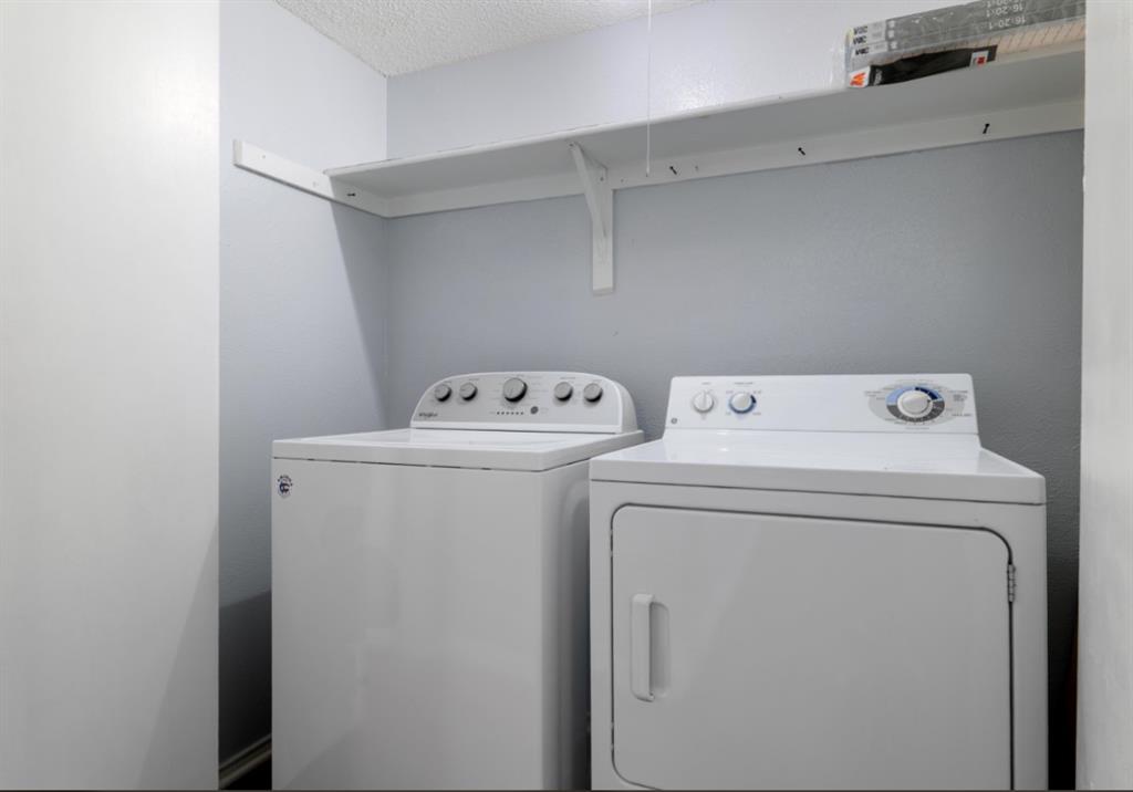 Oakhollow Condo - Residential