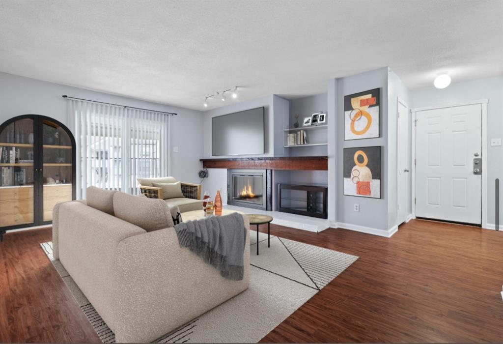 Oakhollow Condo - Residential