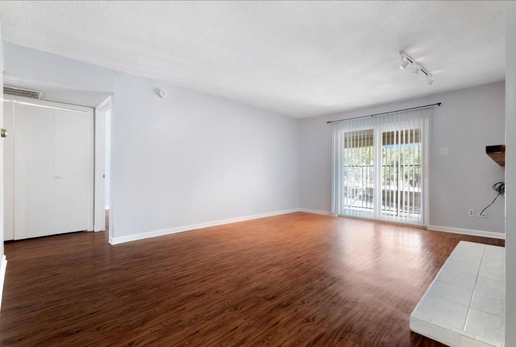 Oakhollow Condo - Residential