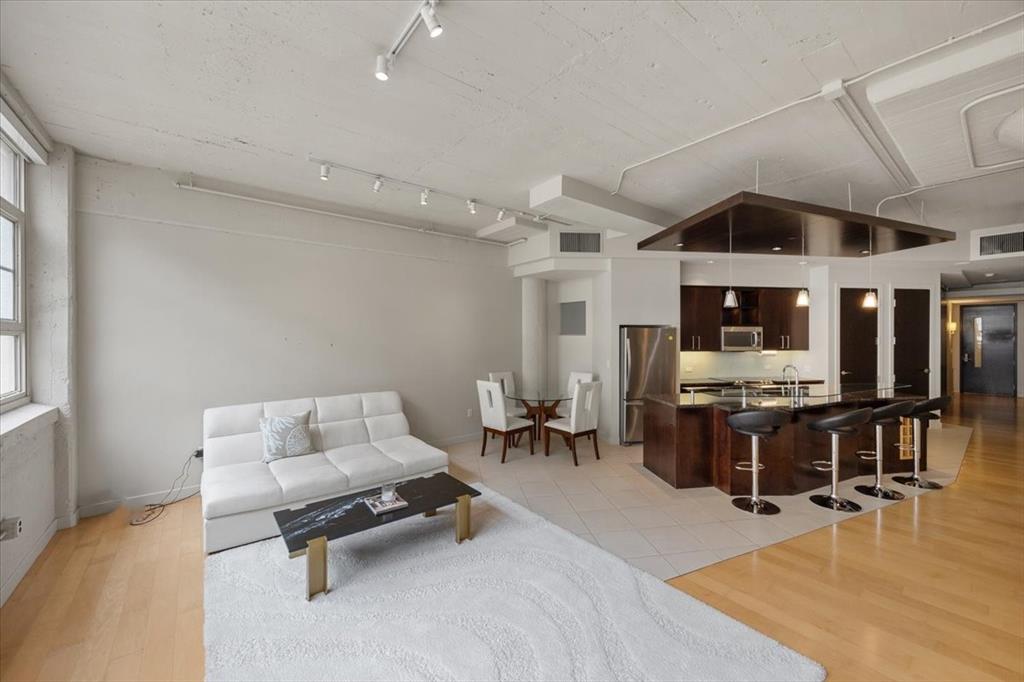 One Montgomery Plaza Residence Condo - Residential