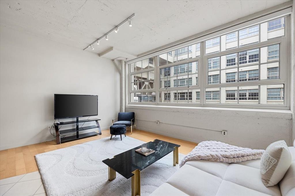 One Montgomery Plaza Residence Condo - Residential
