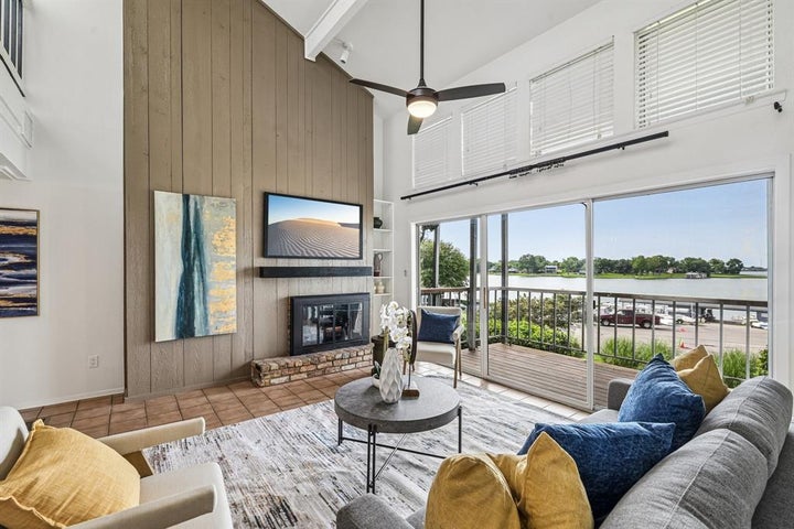 Photo 1 of 34 — 300 Rush Creek Drive 5, Heath, TX 75032