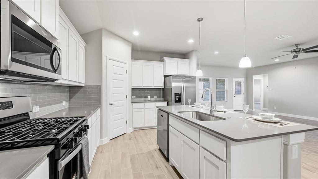 1450 CANTERBURY Trail