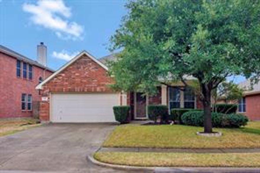 Stunning well maintained large ones story home! Smart Home Features including all new appliances, light switches, and smart sprinkler system and vivint security. Class 4 impact resistant roof to keep your insurance low and keep you safe! 2nd living room between the secondary rooms makes for a great media area or game room! This is one of the cleanest homes on the market!