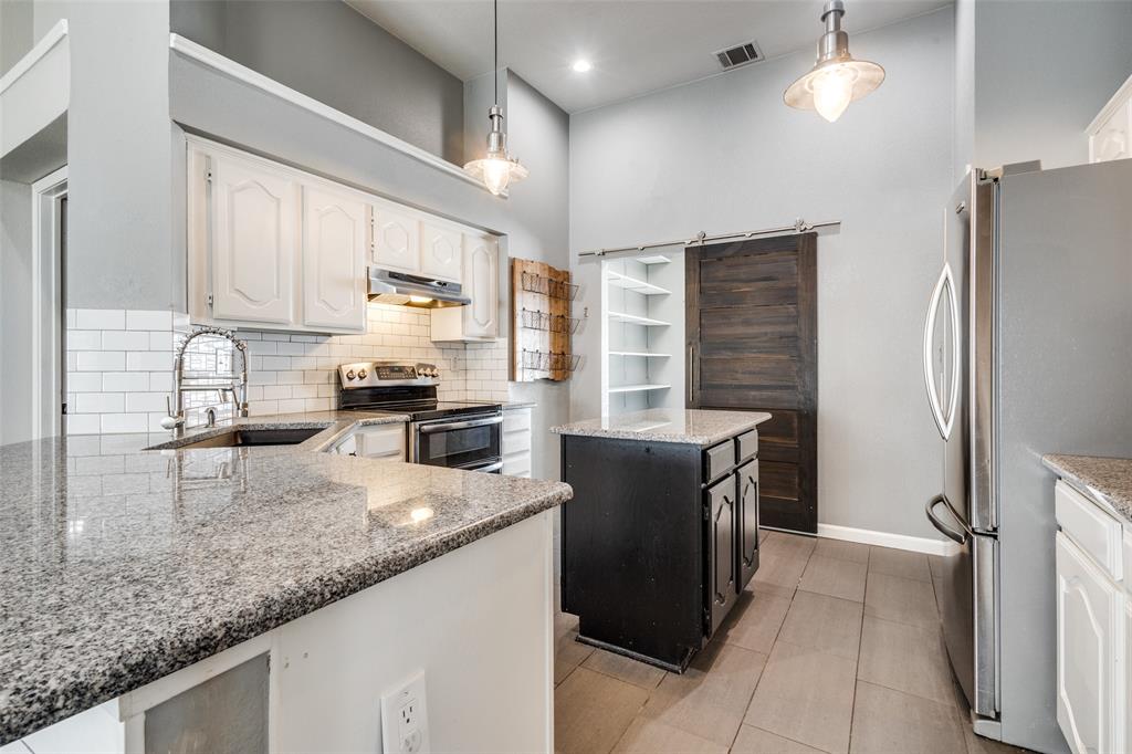 Lake Forest Garden Home Ph 1 - Residential