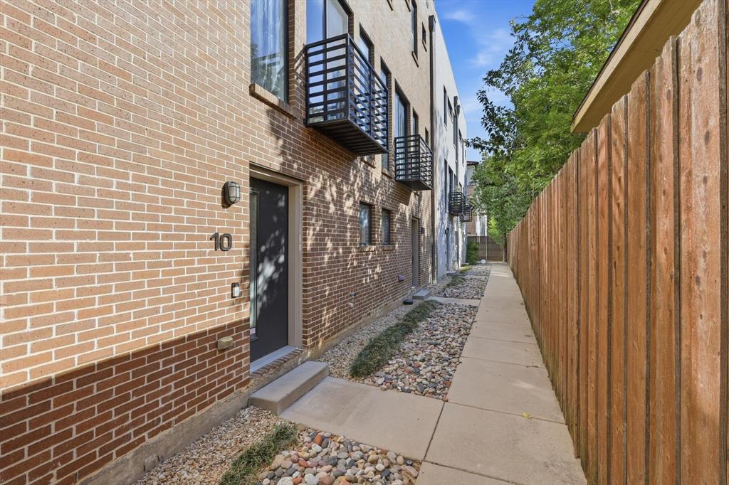 Thirty9thirty Condos - Residential