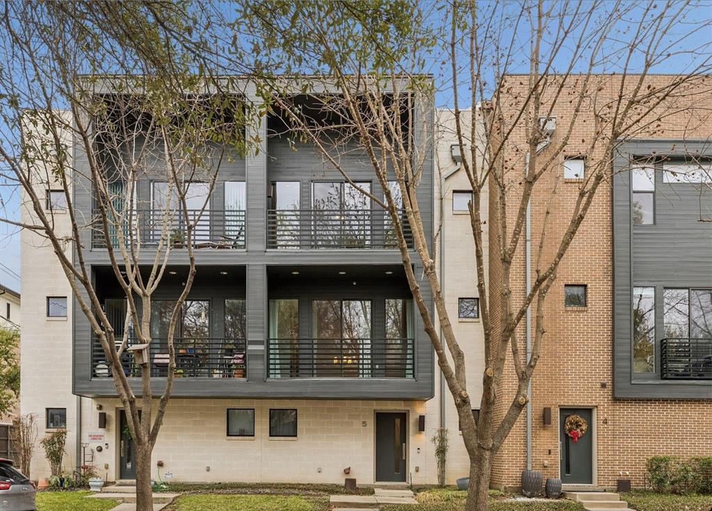 Thirty9thirty Condos - Residential