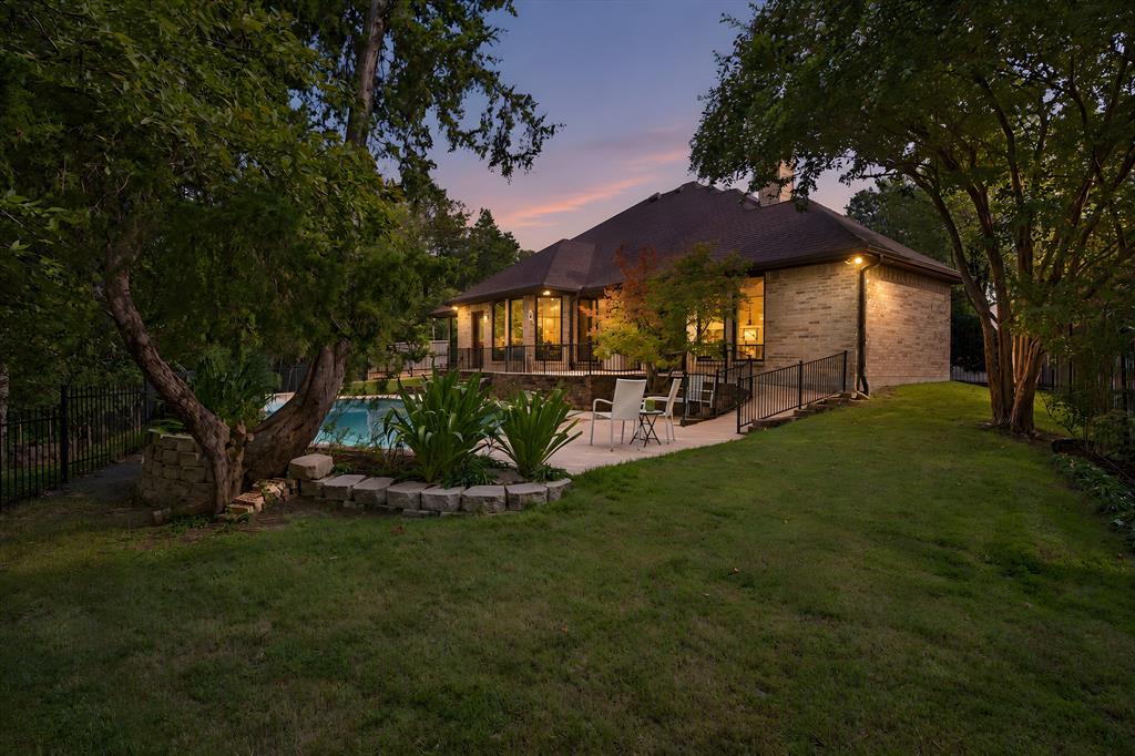 9758 Vinewood Drive