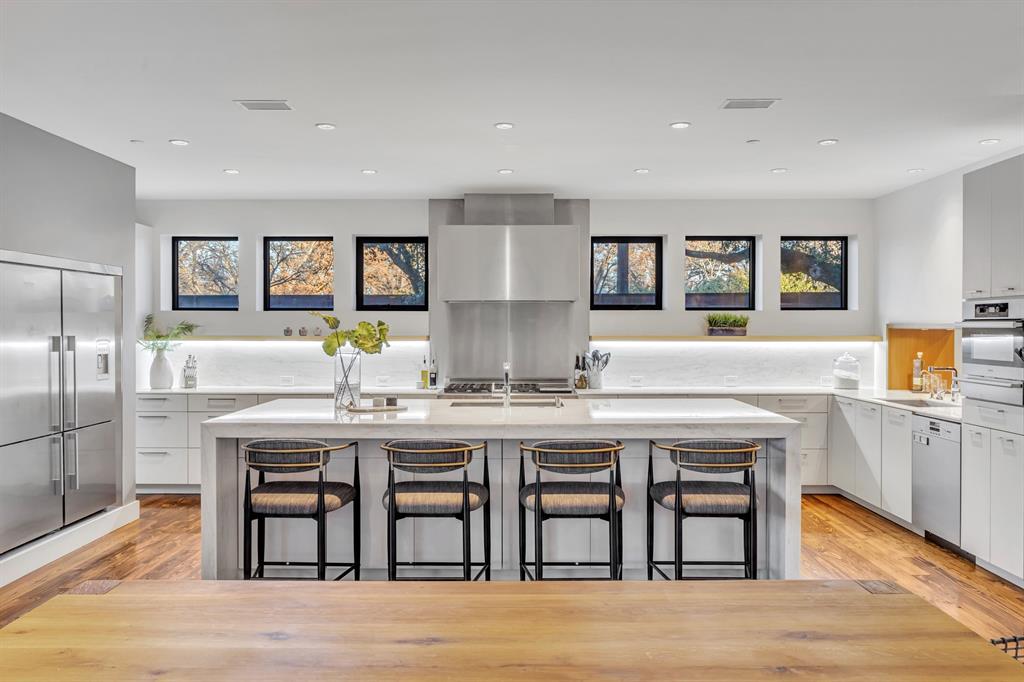 5947 Meadowcrest Drive