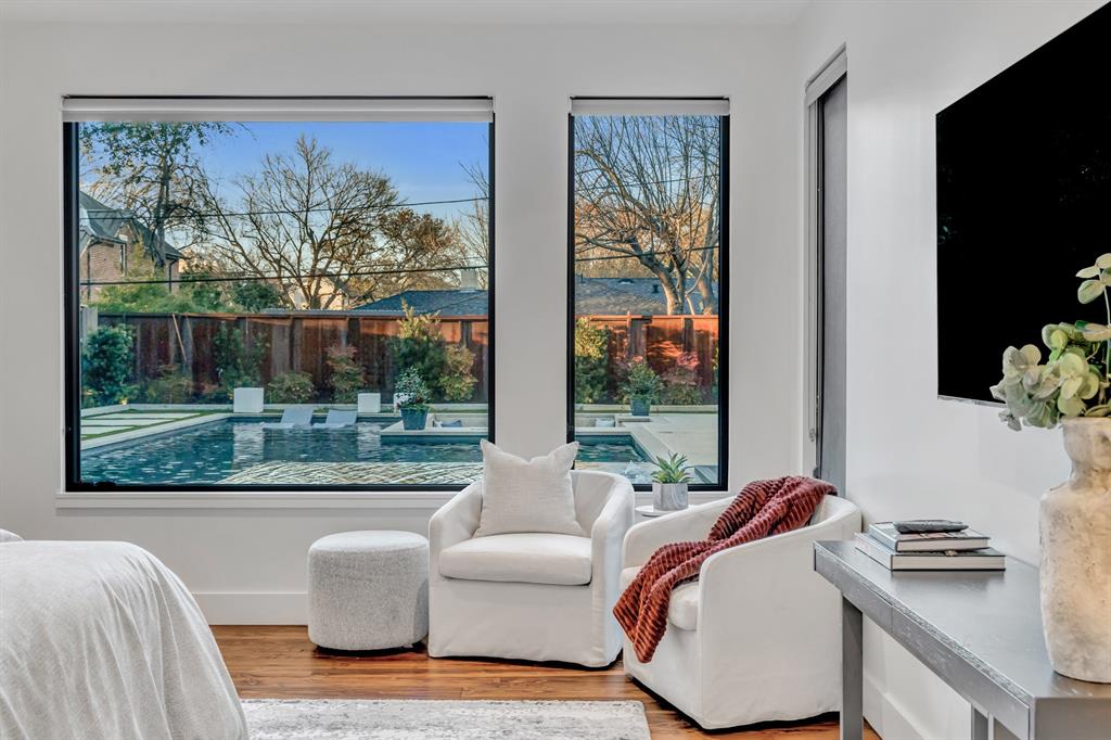 5947 Meadowcrest Drive