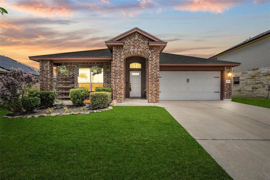 This Home Qualifies For $0 Down USDA Financing W.A.C. 
With 2047 SqFt this 3 Bedroom, 2 Bath, 2 Living Areas, open concept home with a separate office space has it all! Isolated primary. Rear patio was professionally enclosed, complete with HVAC making it an ideal office space or flex room. 
The backyard is lined with mature crepe myrtles and the front yard is beautifully landscaped.  
Zoned for Park Hill Elementary in Midway ISD, don't miss your opportunity to see it today!