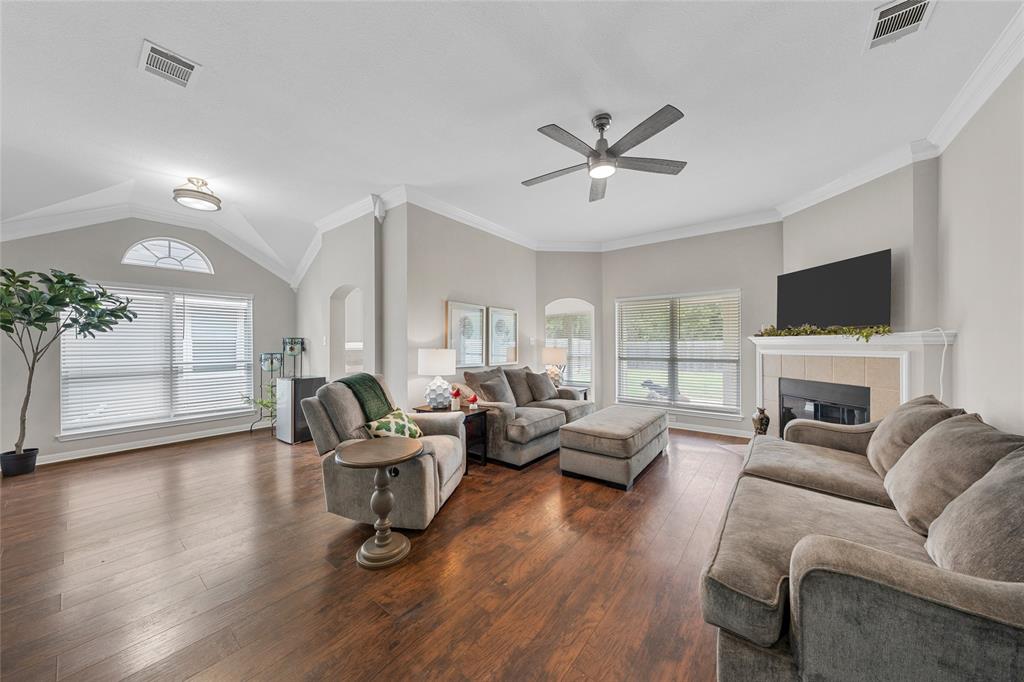 10124 Bunting Drive