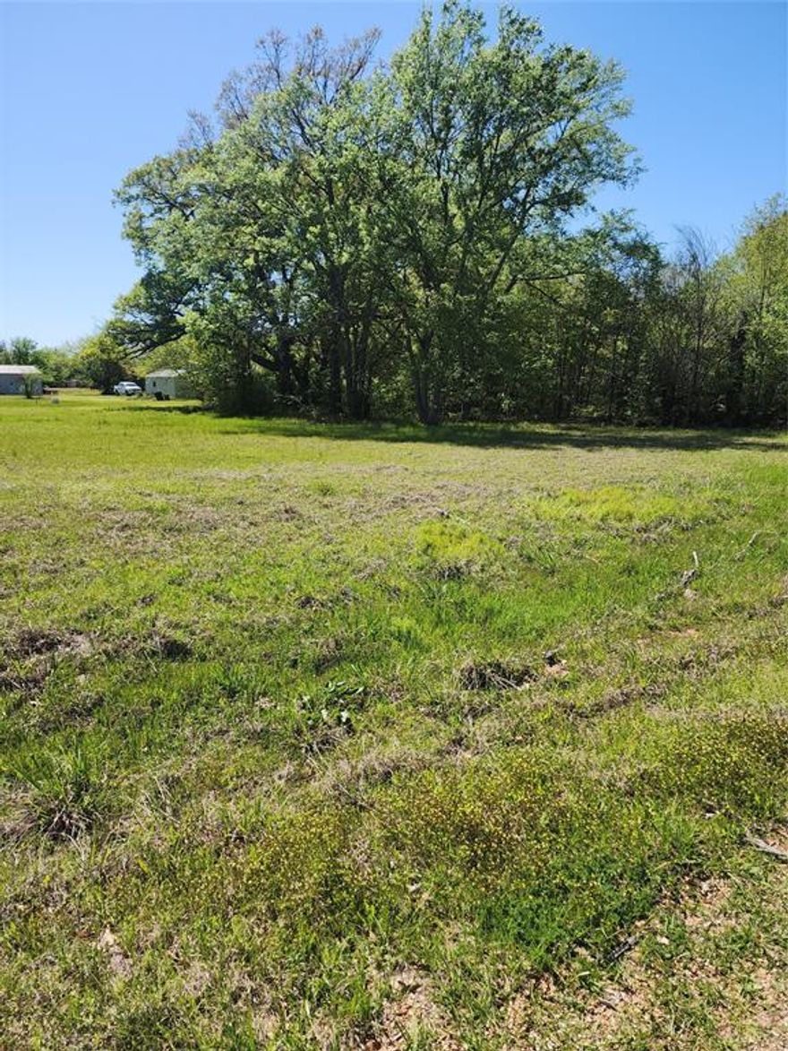 Nice almost half acre lot that ready to build your home. No Survey and buyer will have to purchase if needed.