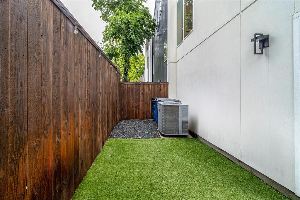 2001 N Prairie Condos - Residential