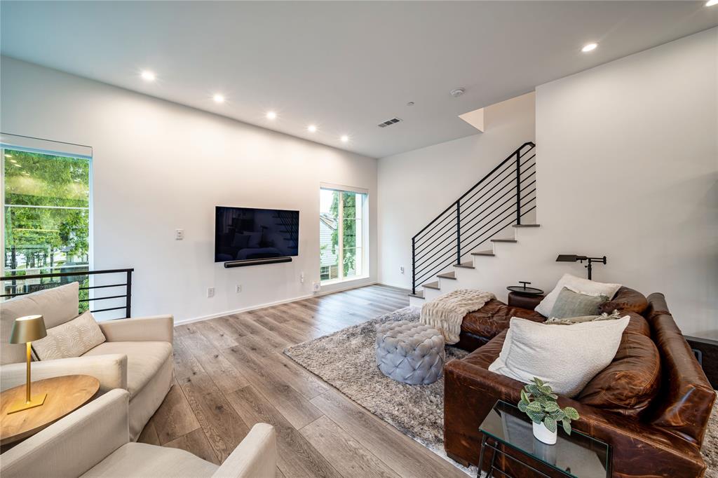 2001 N Prairie Condos - Residential