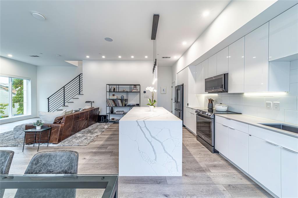 2001 N Prairie Condos - Residential