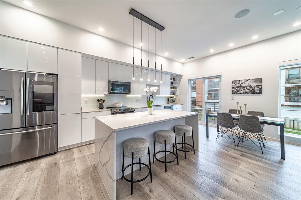 2001 N Prairie Condos - Residential