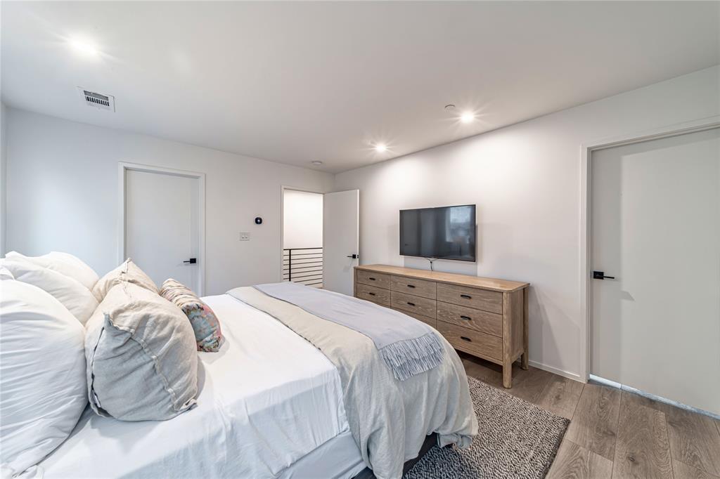 2001 N Prairie Condos - Residential