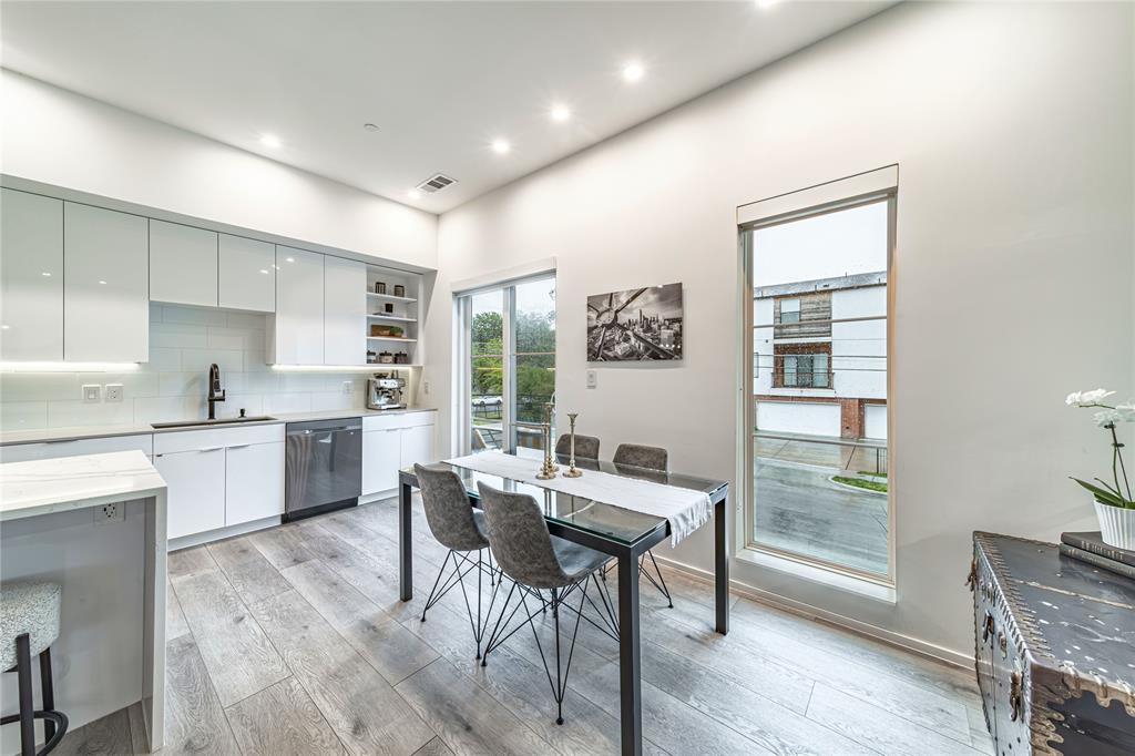 2001 N Prairie Condos - Residential