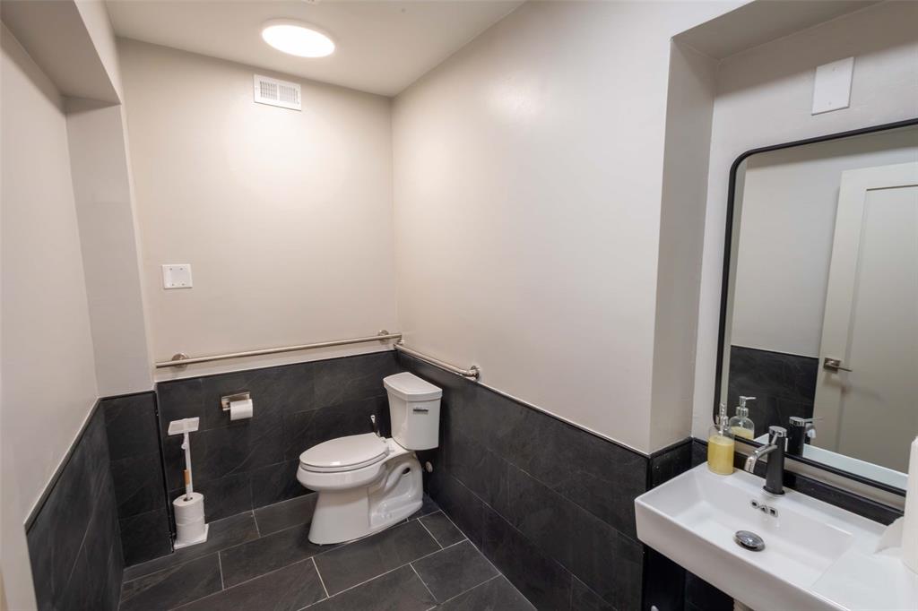 Murphy & Bolanz - Commercial Lease