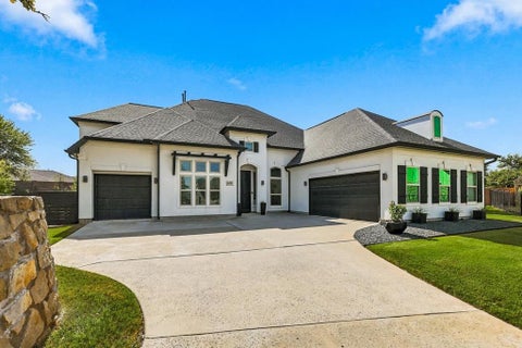 Photo of 6301 Napoli Circle, Flower Mound, TX 75077 (MLS # 21415619)
