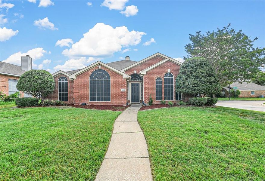 Impeccably maintained one storey move-in ready corner lot home. Beautifully updated with grey and white marbled granite countertops in kitchen with large farmhouse sink. Updated hardware and custom painted kitchen cabinets. Cozy grey paint throughout the whole home. Enjoy lower utilities with solar screens on every window. Comes with sprinkler system for easy yard maintenance and outdoor shed for plenty of storage. Great floorplan with 2 bedrooms forward, a large master bedroom back, 2 living areas and 2 dining areas with an open floorplan from kitchen to family room. This house comes with a refrigerator and it's ready for new occupant!