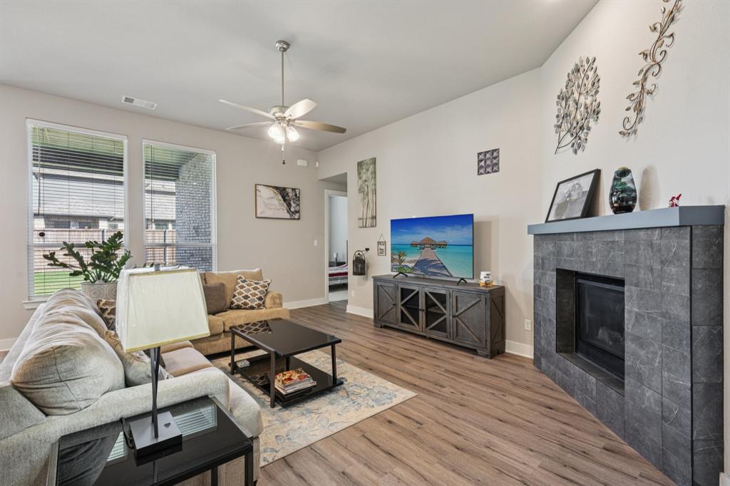 1901 Braided Mane Avenue