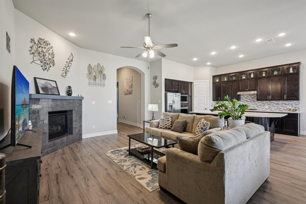 1901 Braided Mane Avenue