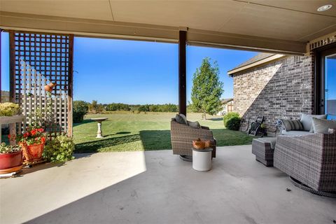 Photo of 627 Bois D Arc Street, Whitesboro, TX 76273 (MLS # 21103900)