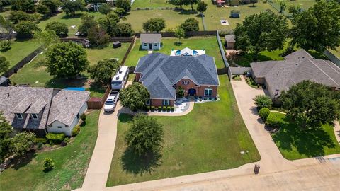 Photo of 116 Meadow Glen Lane, Ovilla, TX 75154 (MLS # 20701244)